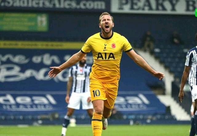 边后卫内收 边后卫内收